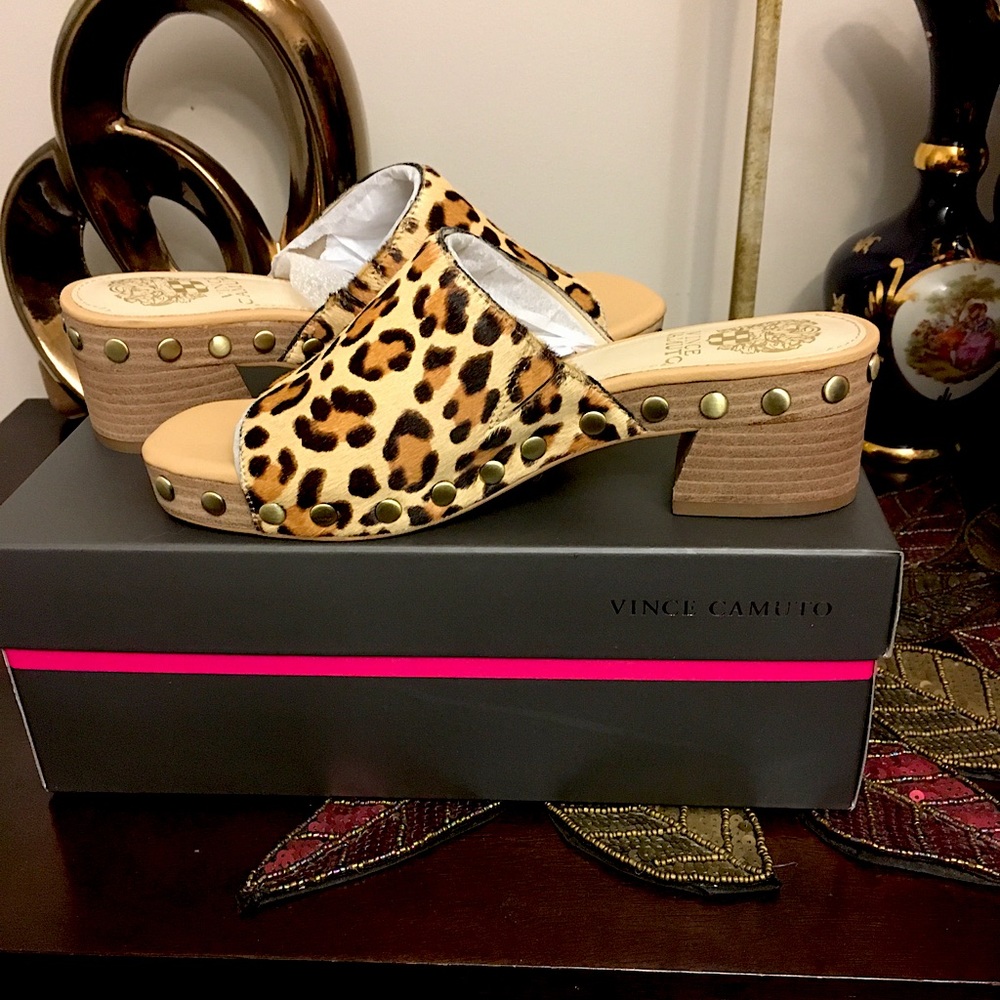 Vince Camuto HANIYA STUDDED MULE - Picture 7 of 10